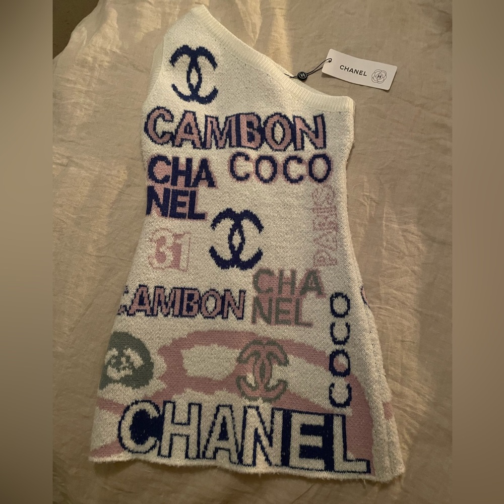 Brand: Chanel
Mid-length dress
Small 
Never worn
Multicolour, Cotton